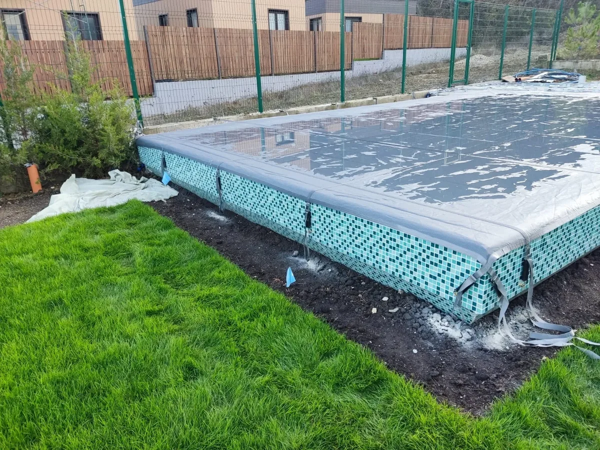 Батутное покрывало на бассейне в Серпухове